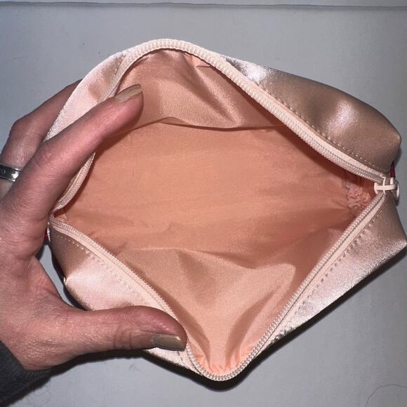 Chanel Allure signature cosmetic bag with box pink GWP vintage - Picture 8 of 10